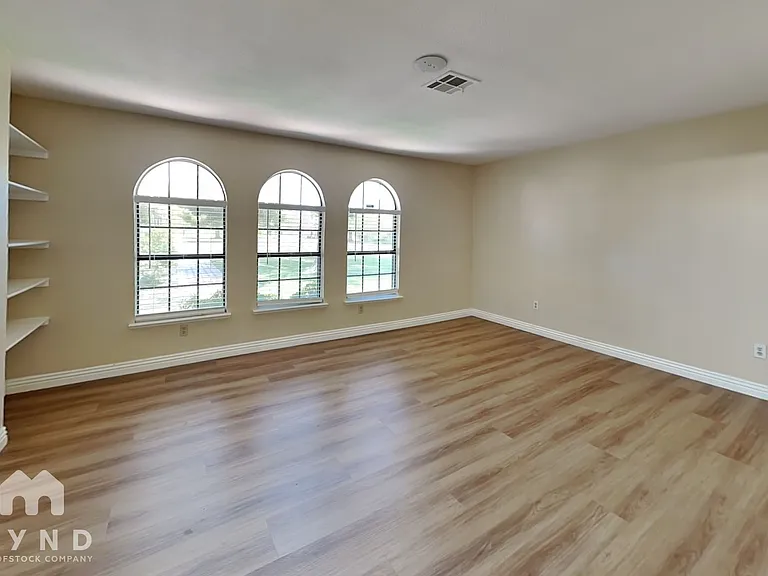 609 Spyglass Ln — Photo 8