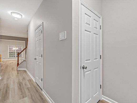 4th image of 352 Anterbury Dr