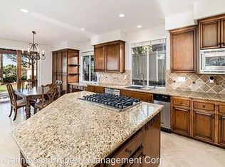 1206 Plum Tree Rd, Carlsbad, CA 92011