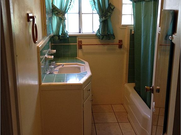 4th image of 630 Cypress Ave