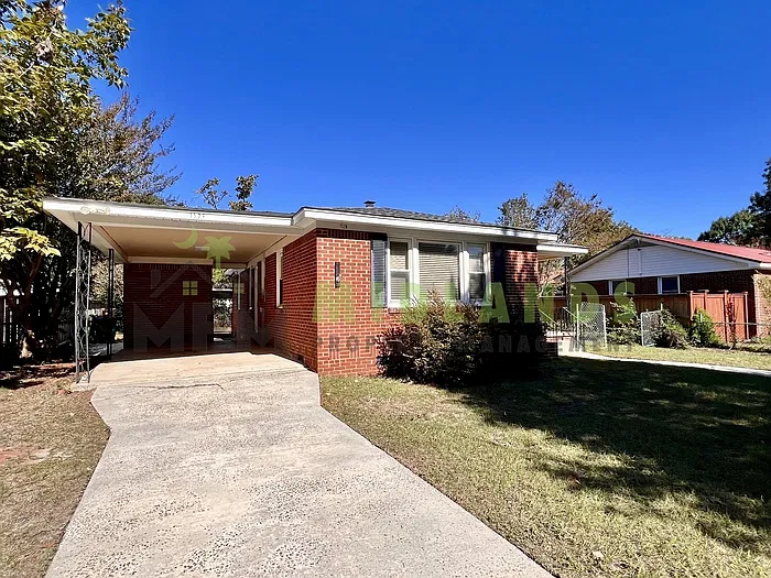 3 bed, 1.0 bath, 1115 sqft, $1,600 — Photo 3