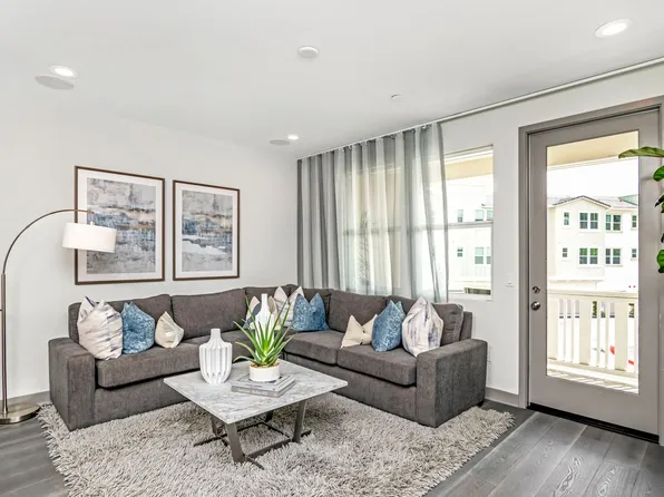 1111 Hibiscus Way, Oceanside, CA