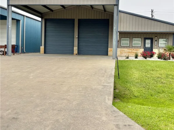 157 Coastal Oaks Loop, Pt O Connor, TX 77982
