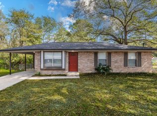102 Libby Cir E, Willis, TX 77378