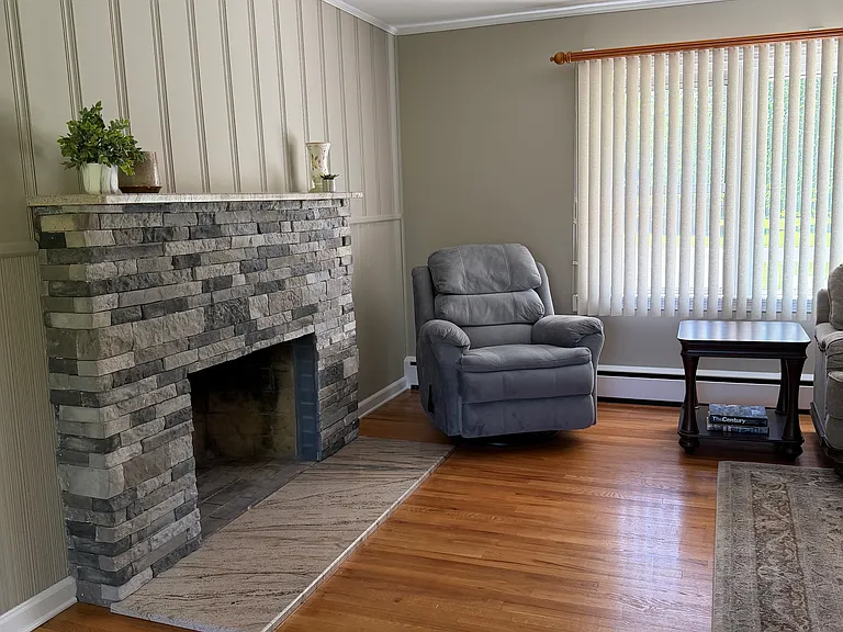 139 S Eastview Ave — Photo 19