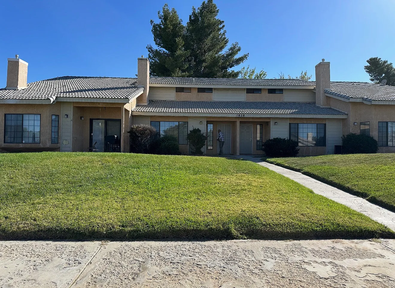 4 bed, 2300 sqft, $3,500 — Photo 1