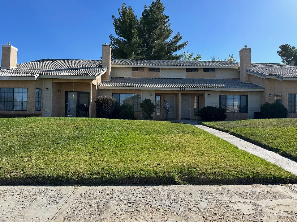 1828 E Avenue J9 #B