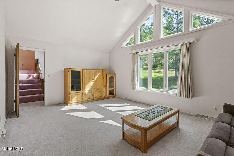 3rd image of 827 Rector Road