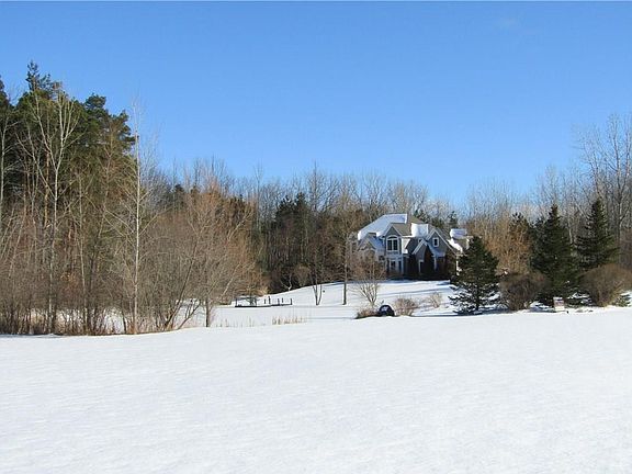 5th image of 26 Fawn Meadow Dr