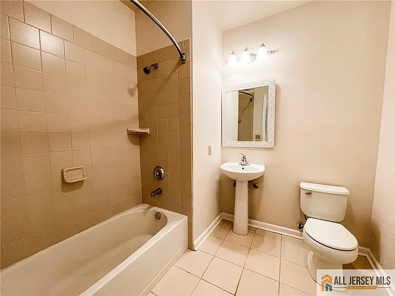 105 Regency Pl — Photo 25