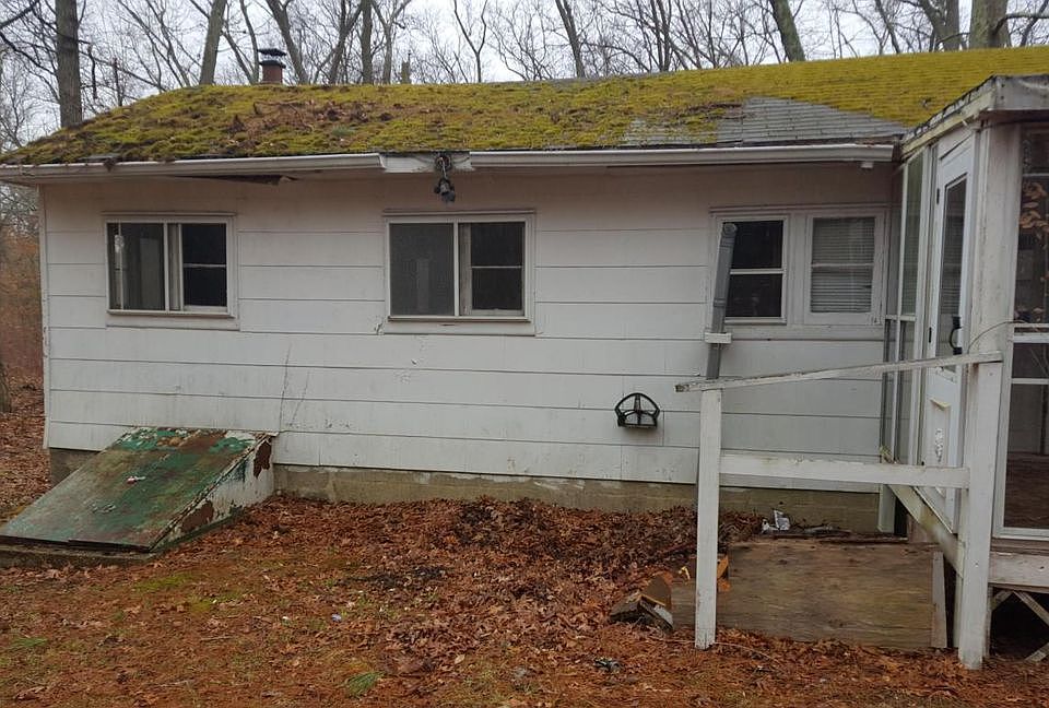 2nd image of 3042 Fernwood Ave
