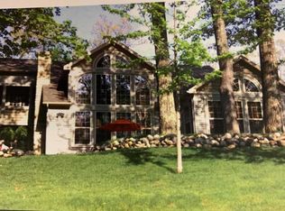 9559 Saint Ives Dr, Stanwood, MI 49346