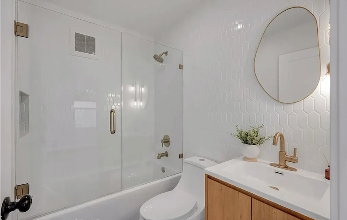 2 bed, $2,950 — Photo 4