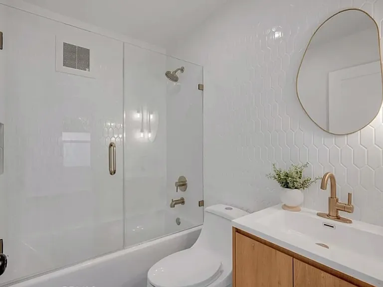 3652 W 111th Pl — Photo 4