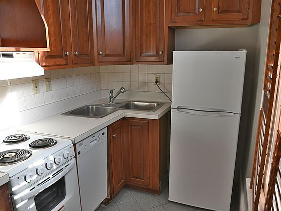 4th image of 901-903 N 2nd St #204