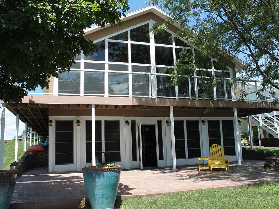 1st image of 10 Hill Dr