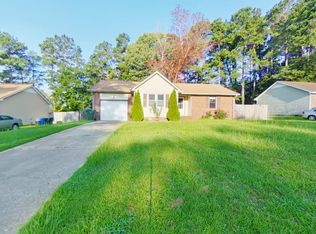 940 Winterberry Dr, Fayetteville, NC 28314