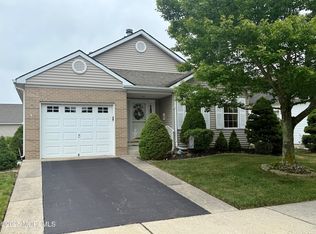 4 Cancun St, Toms River, NJ 08757
