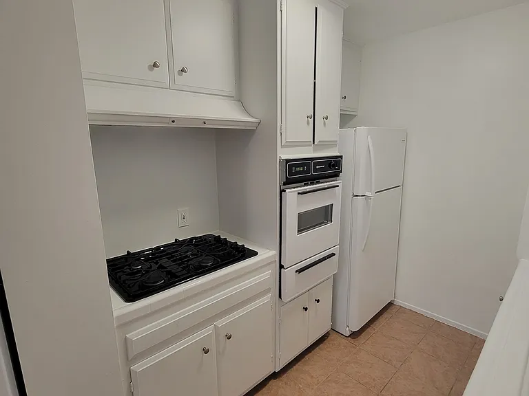6536 La Mirada Ave #209 — Photo 4