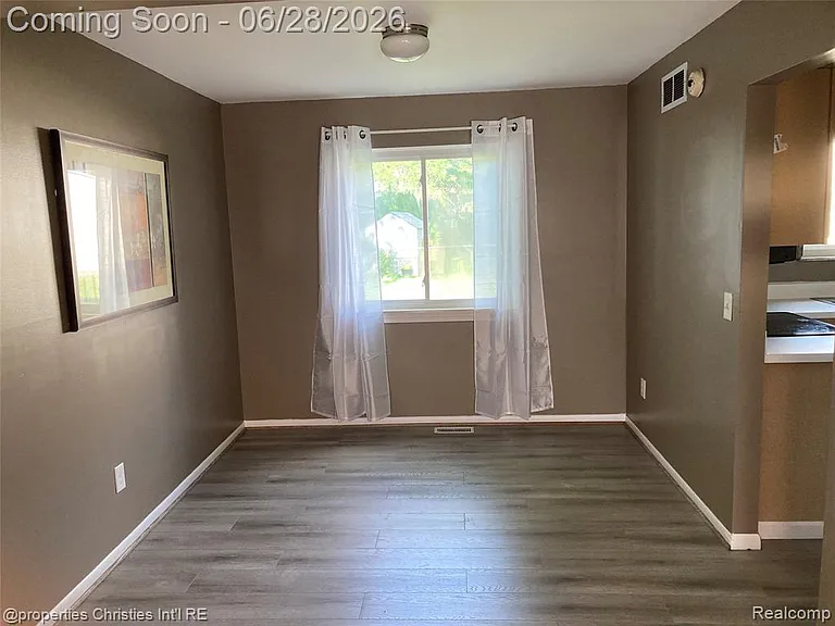 261 Charterhouse Dr — Photo 6