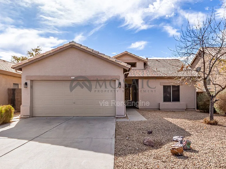 1567 E Black Diamond Dr — Photo 2
