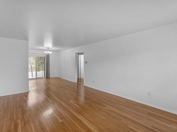 3rd image of 133 Hessian Hills Cir APT 1