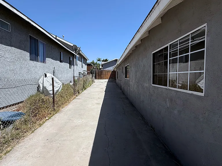 1542 Ricardo St #A — Photo 3