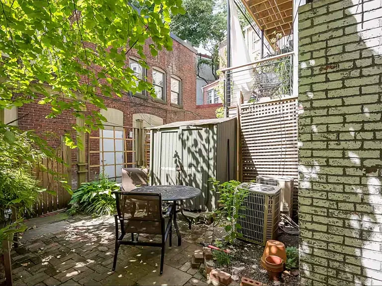 2110 R St NW #B — Photo 16