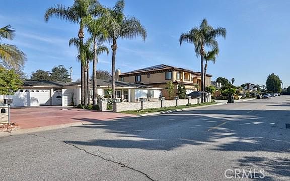 3rd image of 9291 Stanford Ave