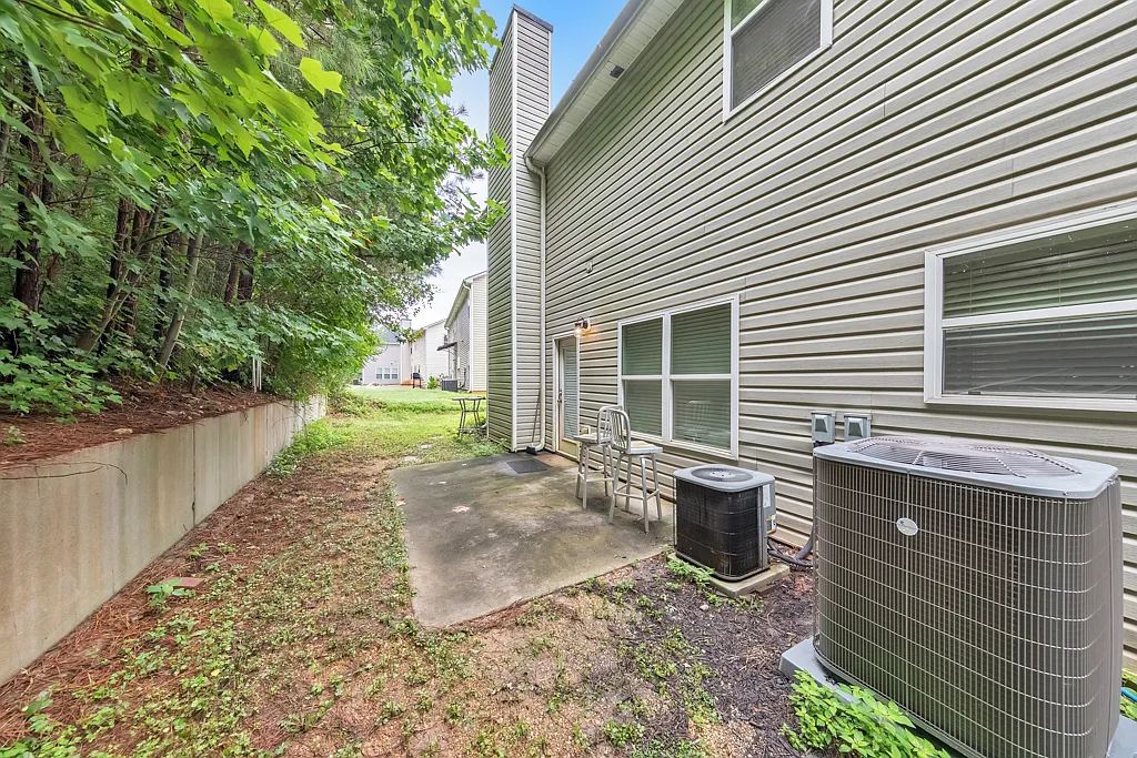179 Holbrook Drive - 1 — Photo 3