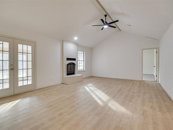 5th image of 18310 SE 59th St