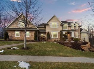 1779 Creek Wood Dr, Dubuque, IA 52003