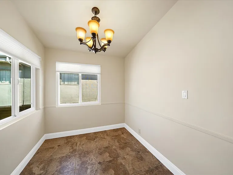11719 Mayfield Ave #6 — Photo 2