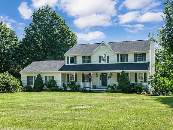 19 Ridgeview Dr (02 of 36).jpg