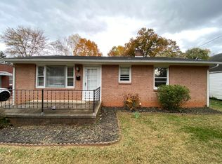 1413 Irving St, Winston Salem, NC 27103