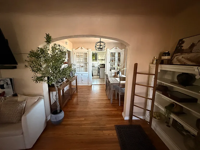 700 E Crosby Ave — Photo 14