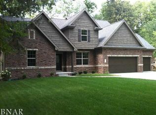 703 S Mercer Ave, Bloomington, IL