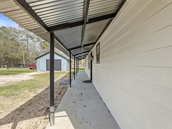 3rd image of 1910 Stringtown Rd