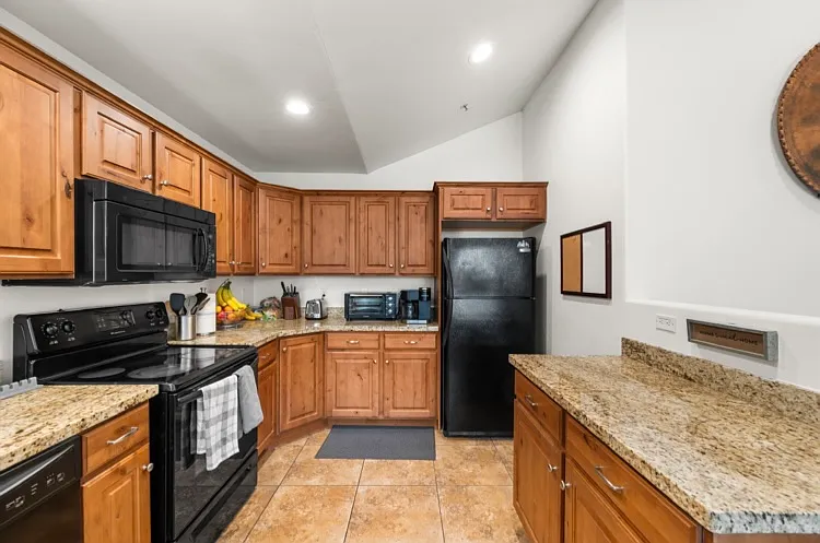 2725 S 700 E — Photo 13