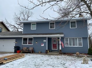1227 N 4th Ave W, Newton, IA 50208