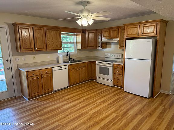 2nd image of 1734 Holly Ct