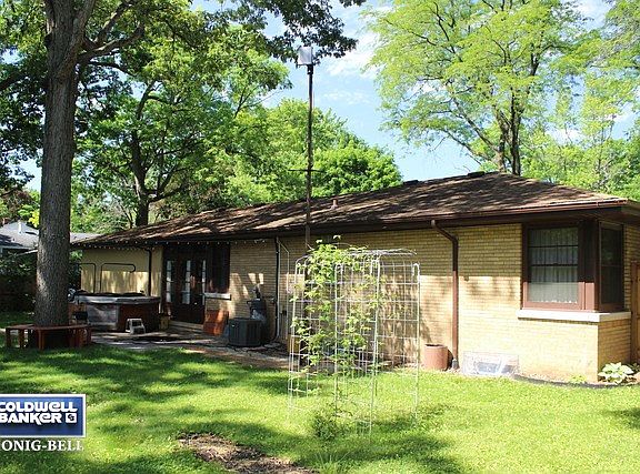 3rd image of 336 Earl Ave