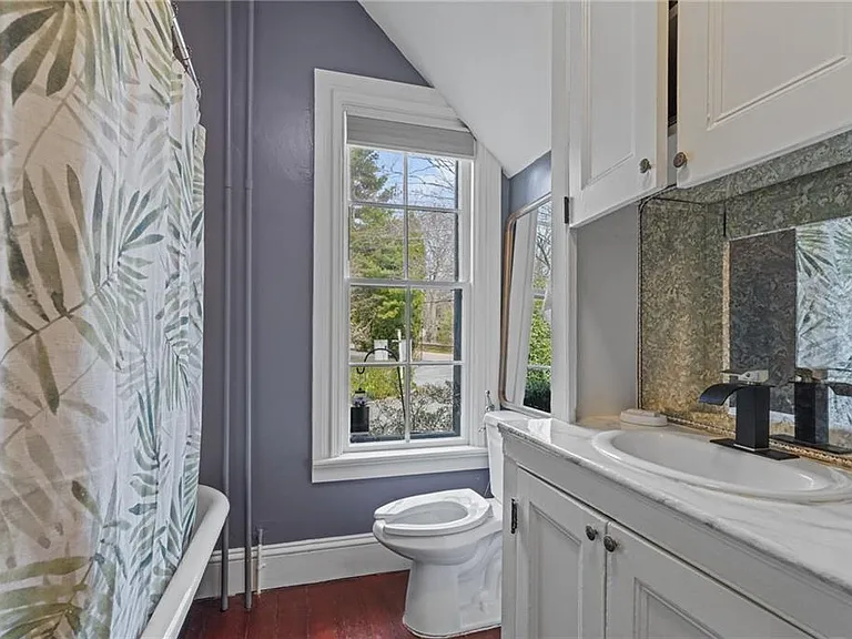 43 Old Beach Rd — Photo 14