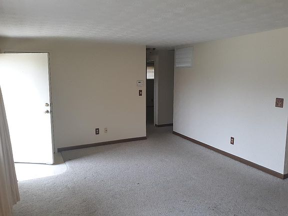 3rd image of 1500 Hillwood Dr