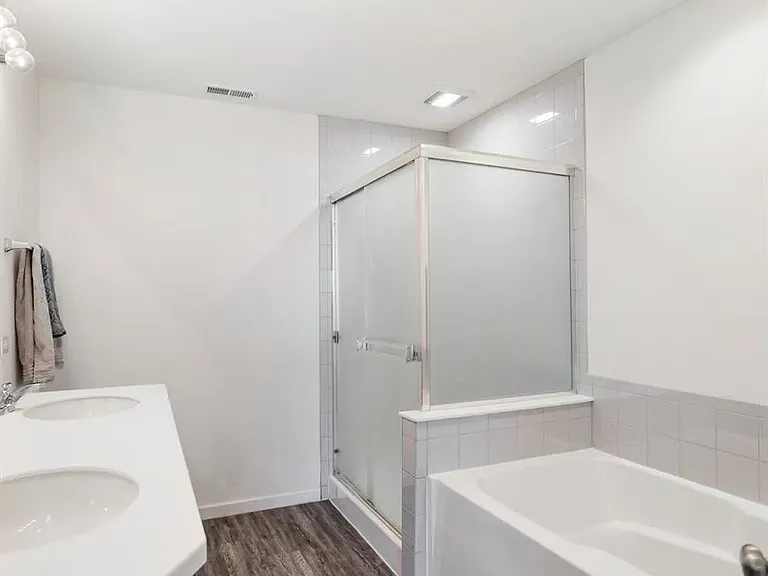 11161 Vermont Cir — Photo 5