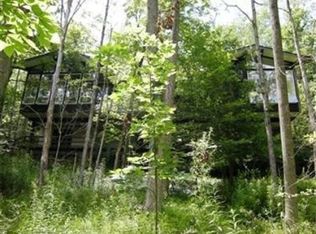 80 Greentree Rd, Moreland Hills, OH 44022