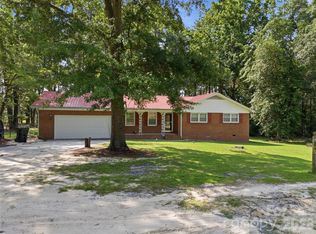 276 Dixie Trl, Hamlet, NC 28345