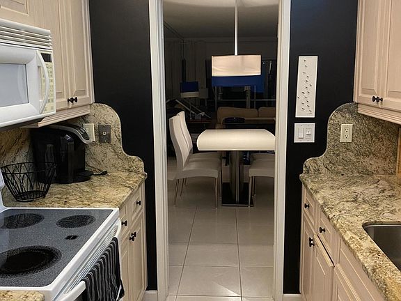 3rd image of 105 NE 19th Ave APT 150