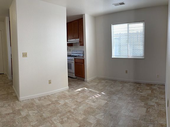 Dining looking to Kitchen