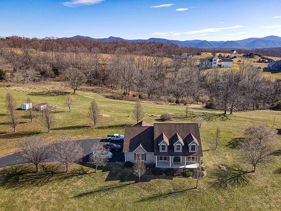 3rd image of 1680 Stuartsburg Rd
